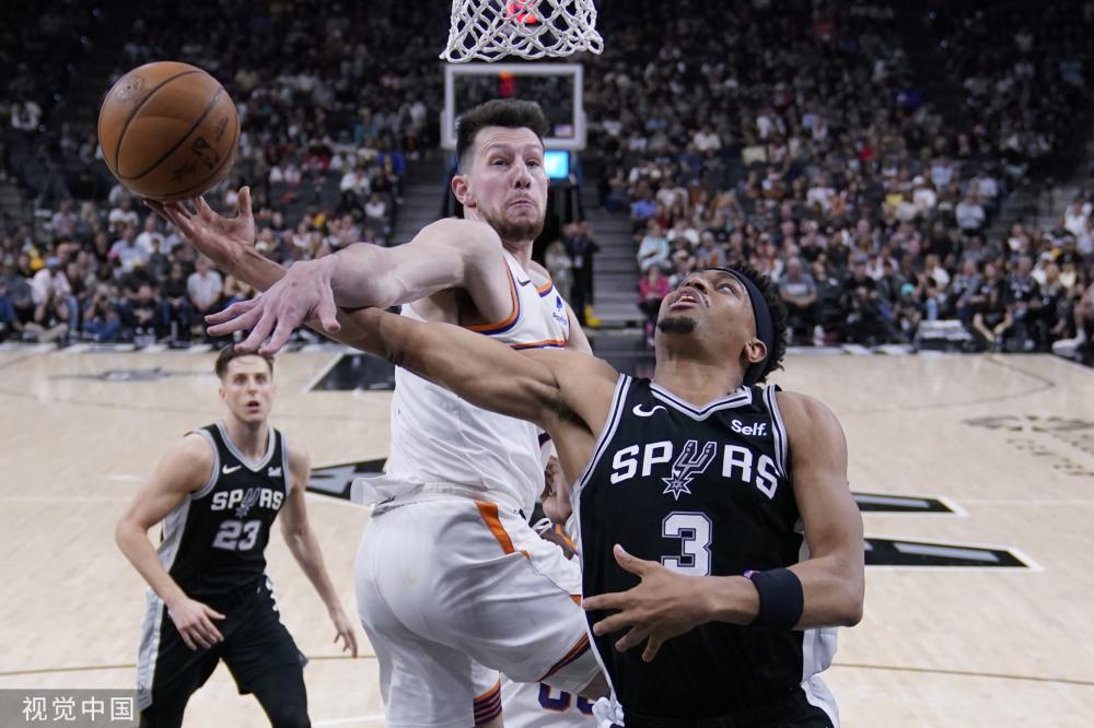 球员的一举 球员的一举